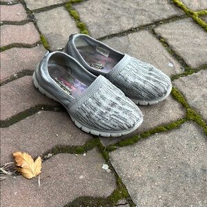 Sketchers memory foam Gray Knit Slip-On Sneakers with Ribbed Texture